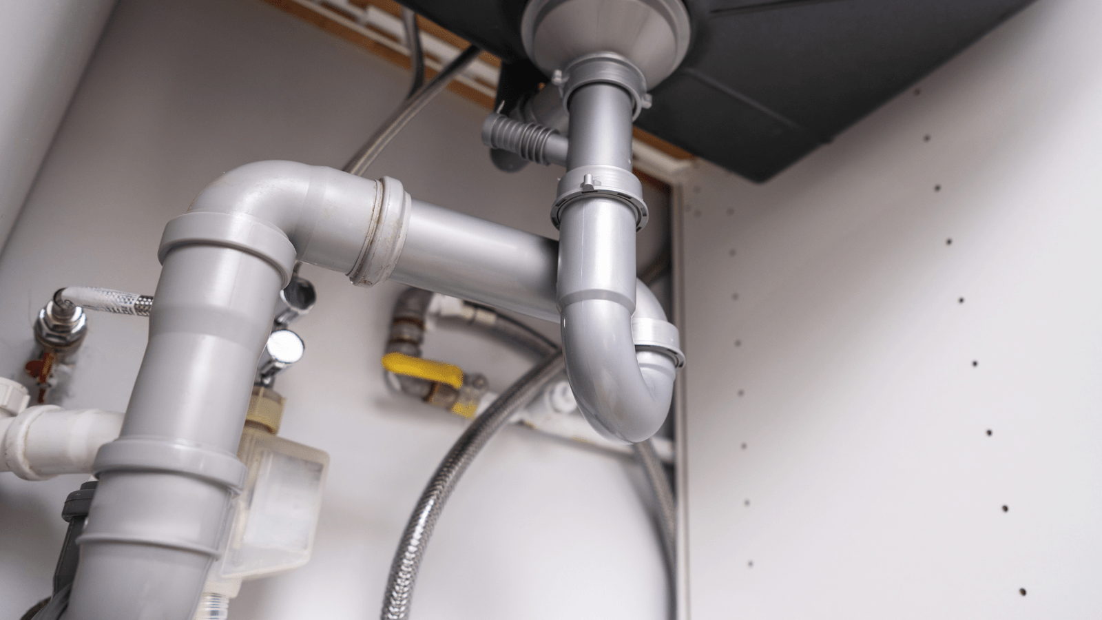 10 Essential Things to Know About Kitchen and Bathroom Plumbing
