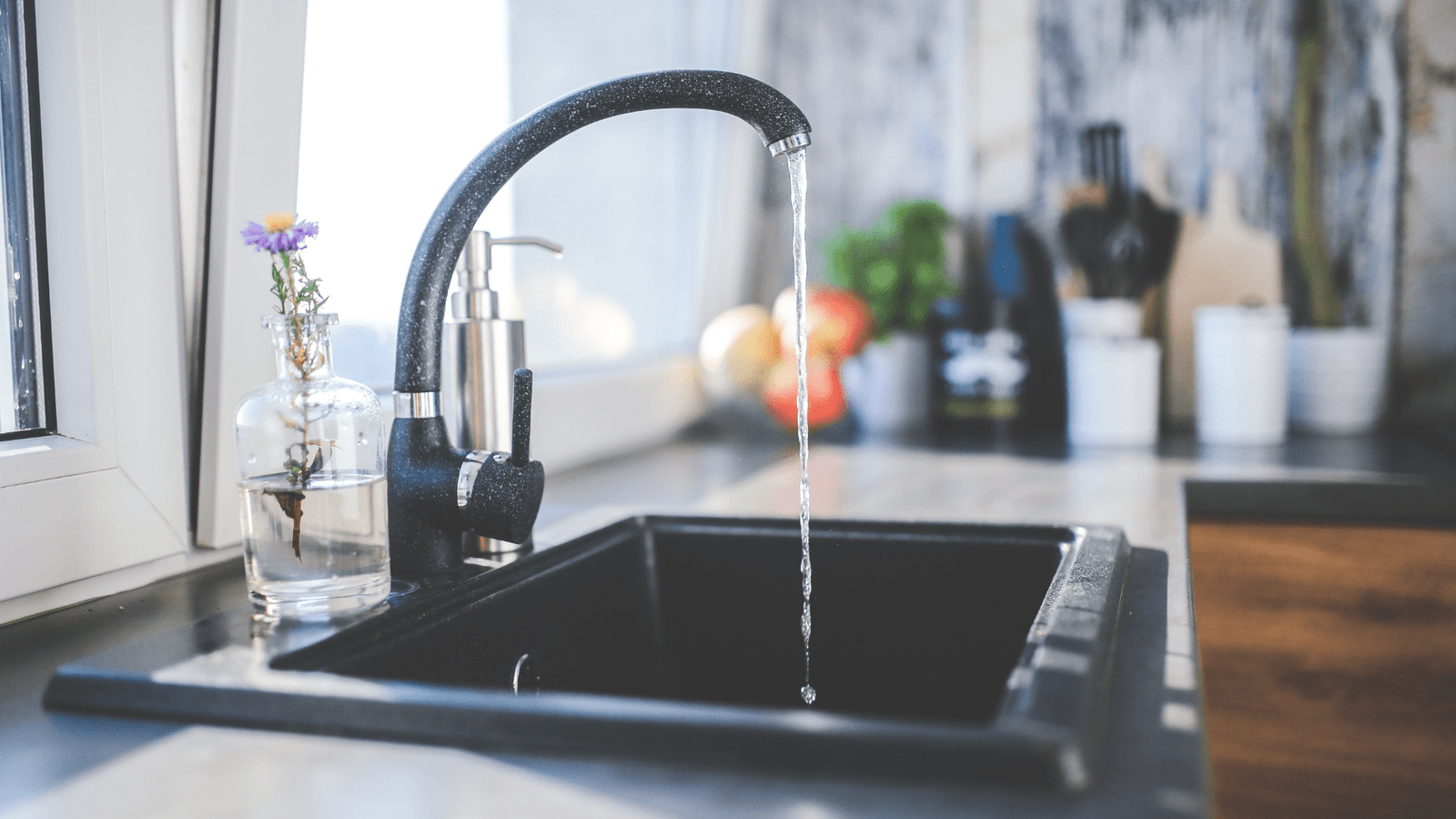 Stop Leaks Fast: Save Money & Water | Dee’s Plumbing