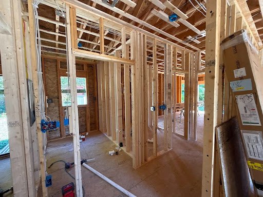 choosing single contractor for new builds
